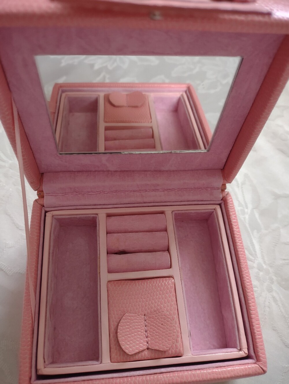 Wolf Designs Since 1834 Pink Jewelry Box Travel Case Crystals Silver Tone Detail